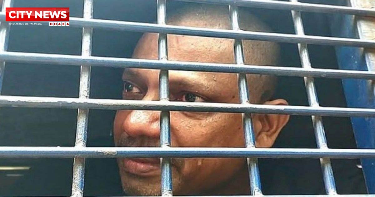 প্রিজনভ্যানে অঝোরে কাঁদলেন পলক, একজন বললেন ‘ভাই কাইন্দেন না’