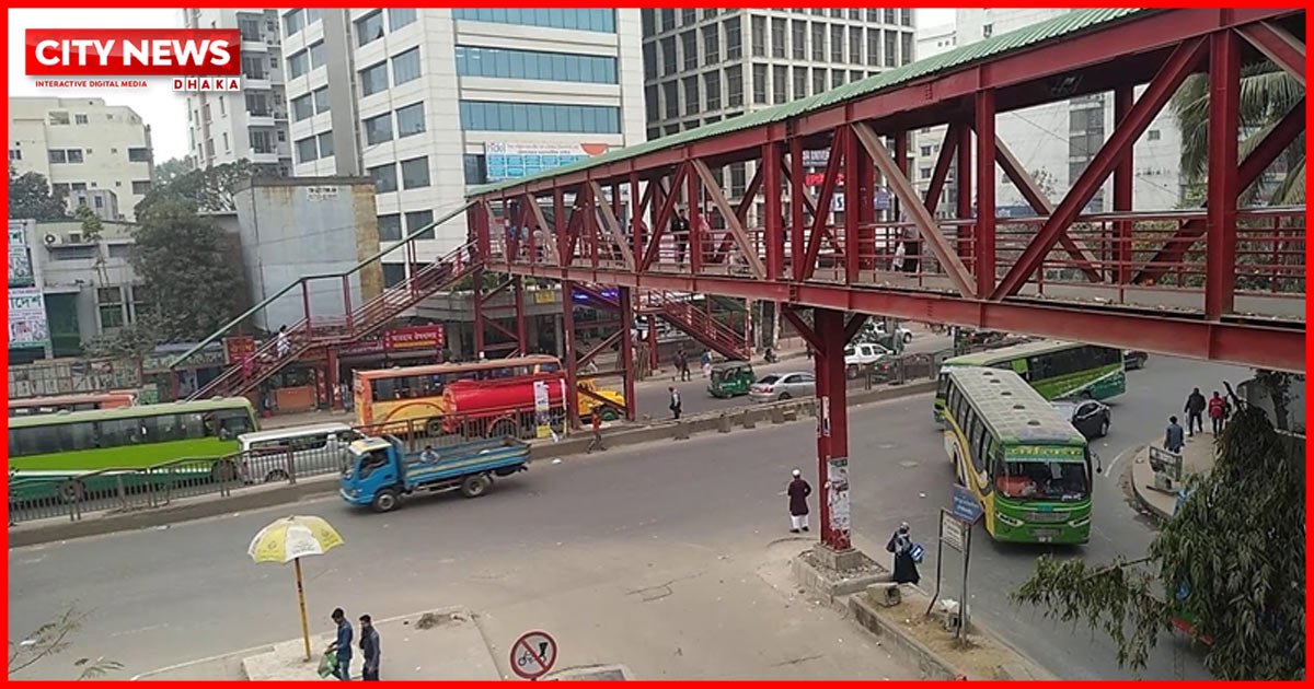 রাজধানীর সড়কে সাতসকালে প্রাণ গেল দুই নারীর