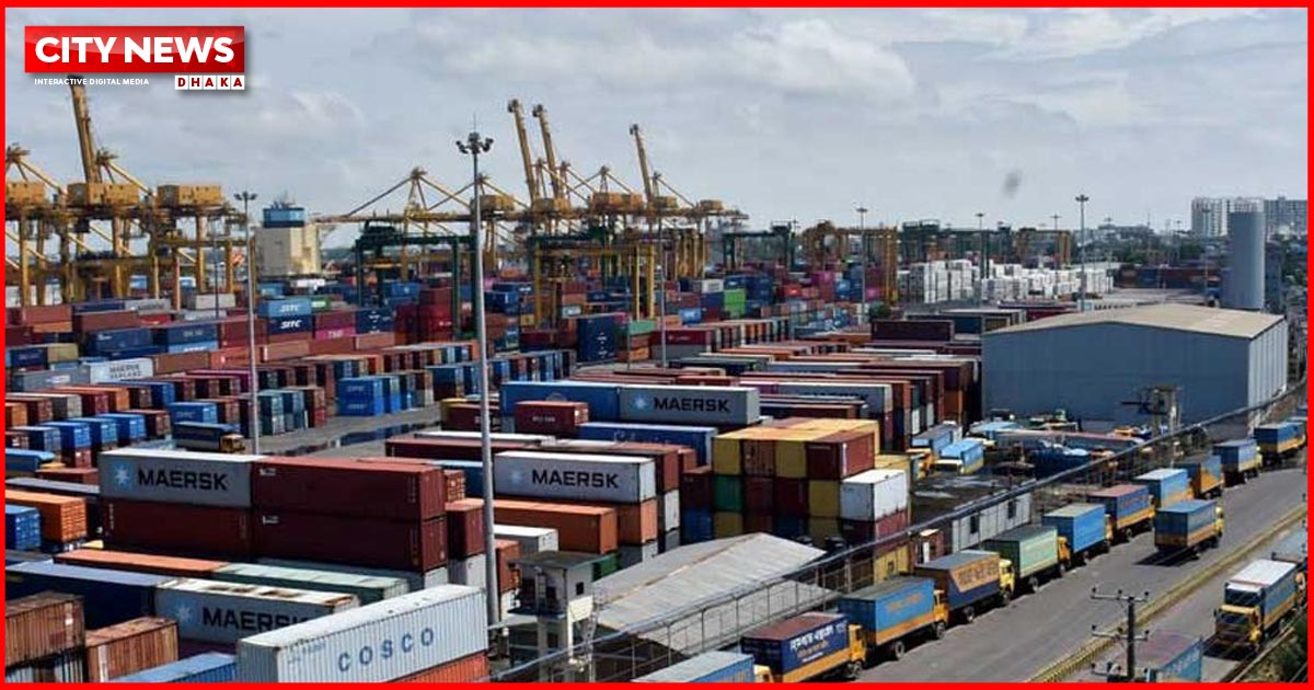 নৌ উপদেষ্টার গাড়িবহর আটকে শ্রমিকদের বিক্ষোভ