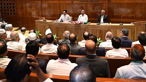 স্পিকার-ডেপুটি স্পিকার বাছাইয়ে প্রধানমন্ত্রীকে দায়িত্ব দিল সরকারি দল