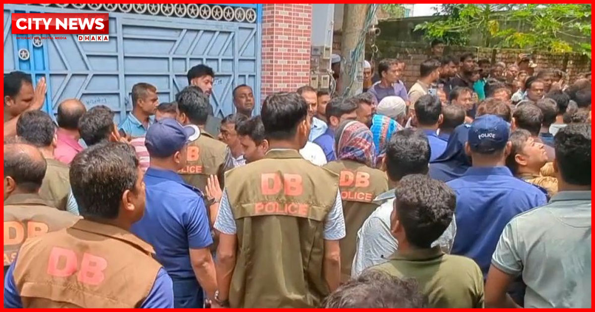যশোরে জামায়াতের এমপির বাড়িতে হামলা, মহাসড়ক অবরোধ