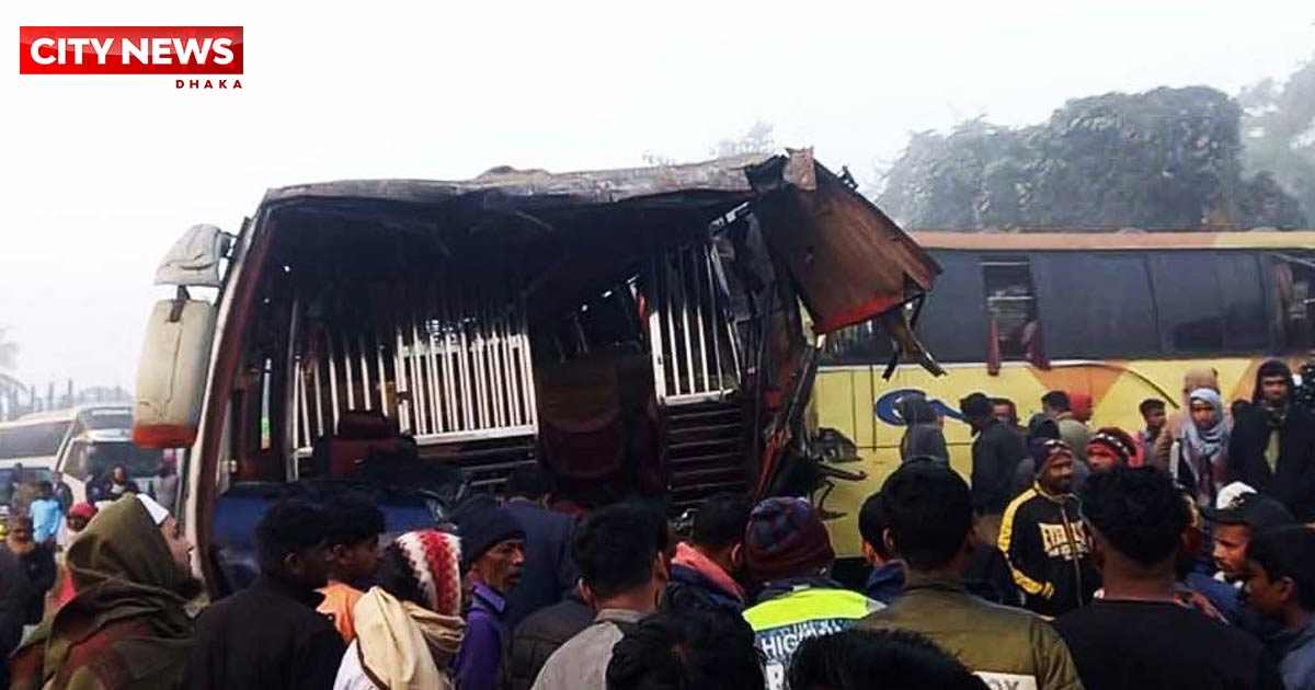 সিলেটে তিন বাসের সংঘর্ষ, নিহত ২