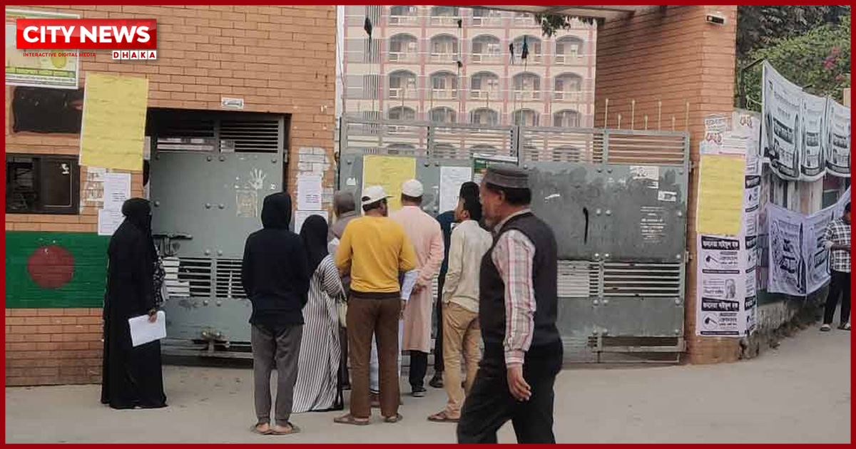 ফজর পড়েই কেন্দ্রে ভোটাররা, কড়া নিরাপত্তা