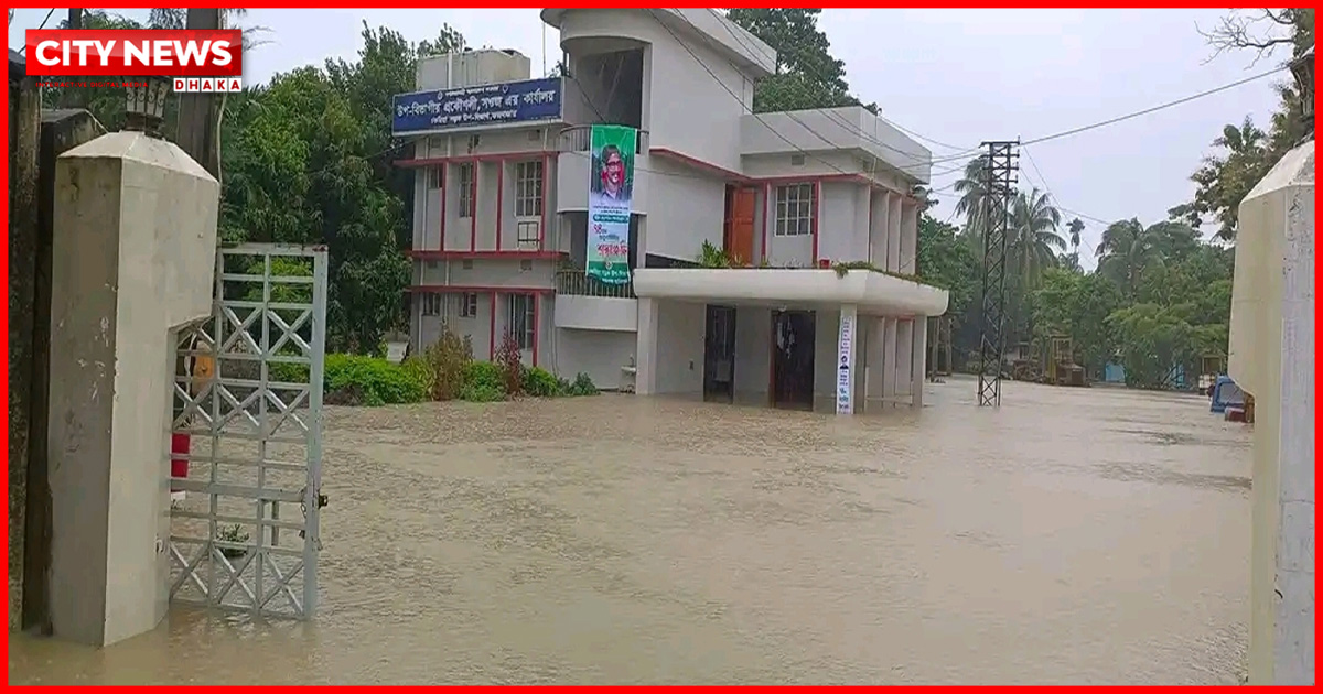 কক্সবাজারে লাখ লাখ মানুষ পানিবন্দি, ২২ জনের মৃত্যু