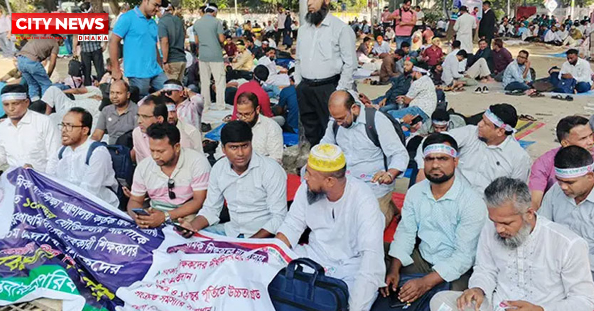 ফের আন্দোলনে প্রাথমিকের শিক্ষকরা