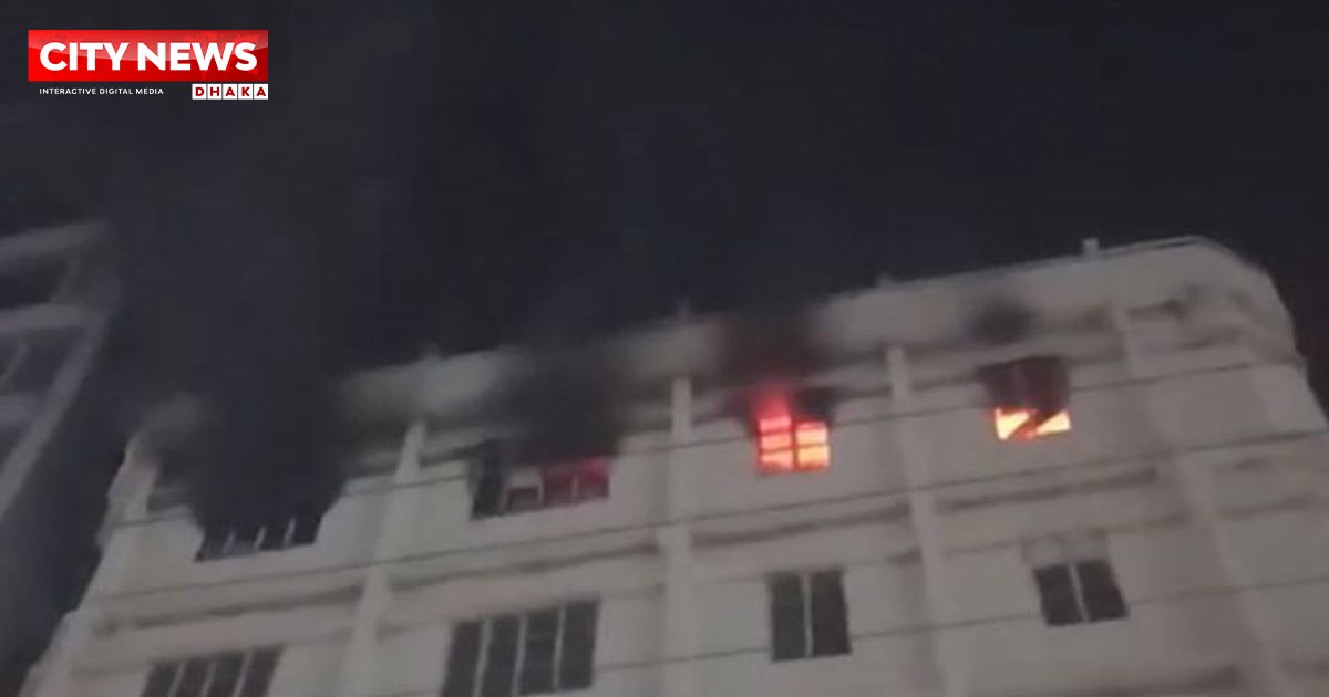 কালশীতে পোশাক কারখানায় আগুন, নিয়ন্ত্রণে ৬ ইউনিট