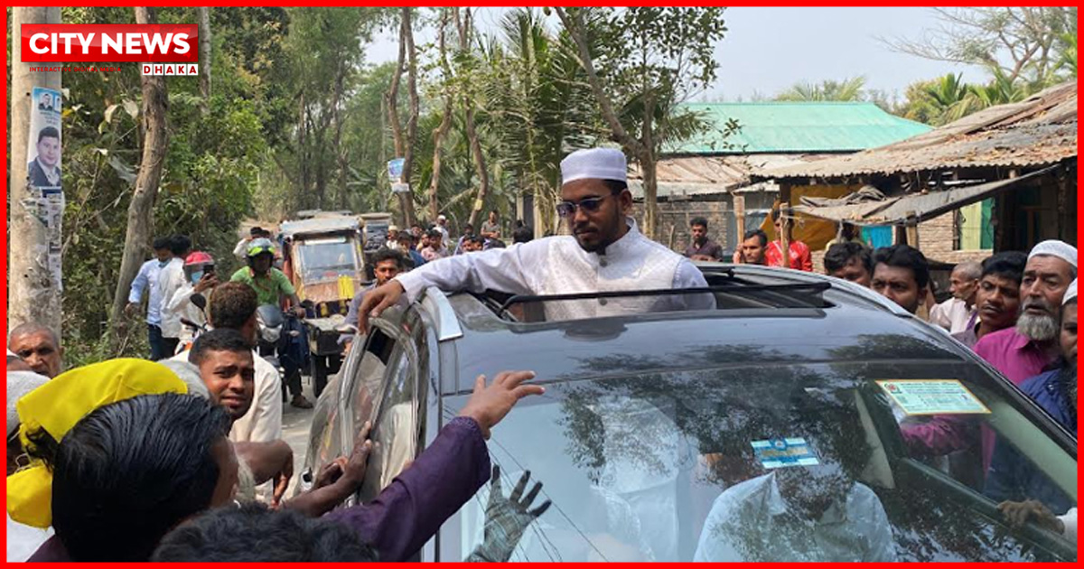 ক্ষতিগ্রস্ত এলাকা পরিদর্শনে গিয়ে হামলার মুখে এমপি হান্নান মাসউদ