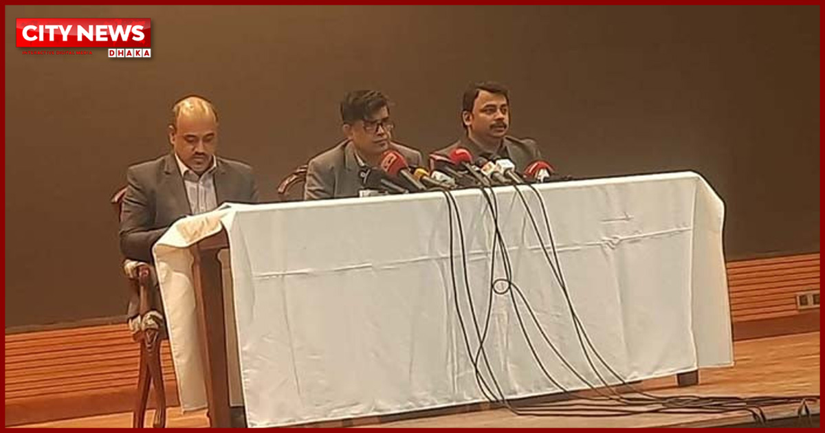 নির্বাচনের আগে লুটের অস্ত্র উদ্ধারে জোর দেওয়ার নির্দেশ প্রধান উপদেষ্টার