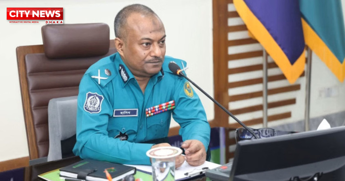 ‘অস্ত্রধারী সন্ত্রাসী দেখলেই ব্রাশফায়ার’ নির্দেশ সিএমপি কমিশনারের