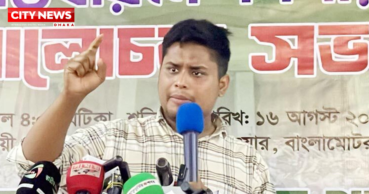 লন্ডনে গিয়ে সিজদা দিয়ে এসেছেন প্রধান উপদেষ্টা: হাসনাত