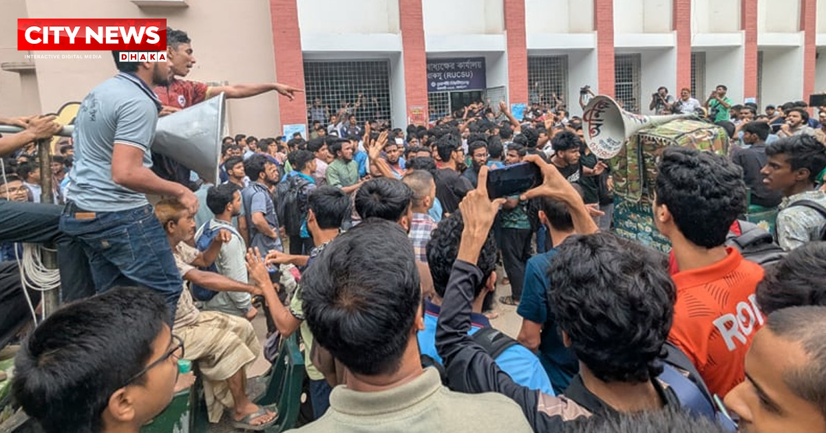 শিক্ষার্থীদের প্রতিরোধে পিছু হটল ছাত্রদল, তালা ভেঙে মনোনয়ন বিতরণ শুরু