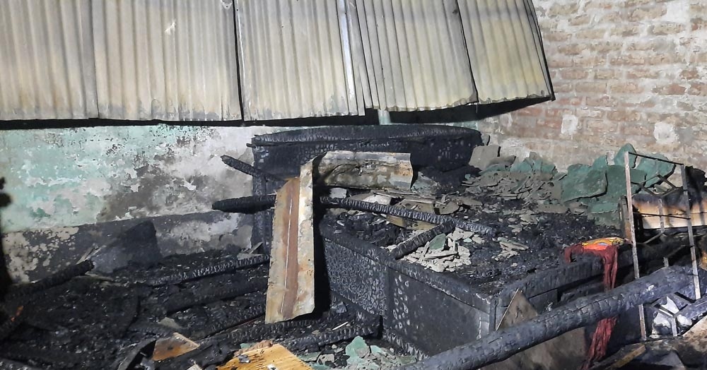 আগুনে পুড়ে ছাই নাগেশ্বরীর ১২টি দোকান