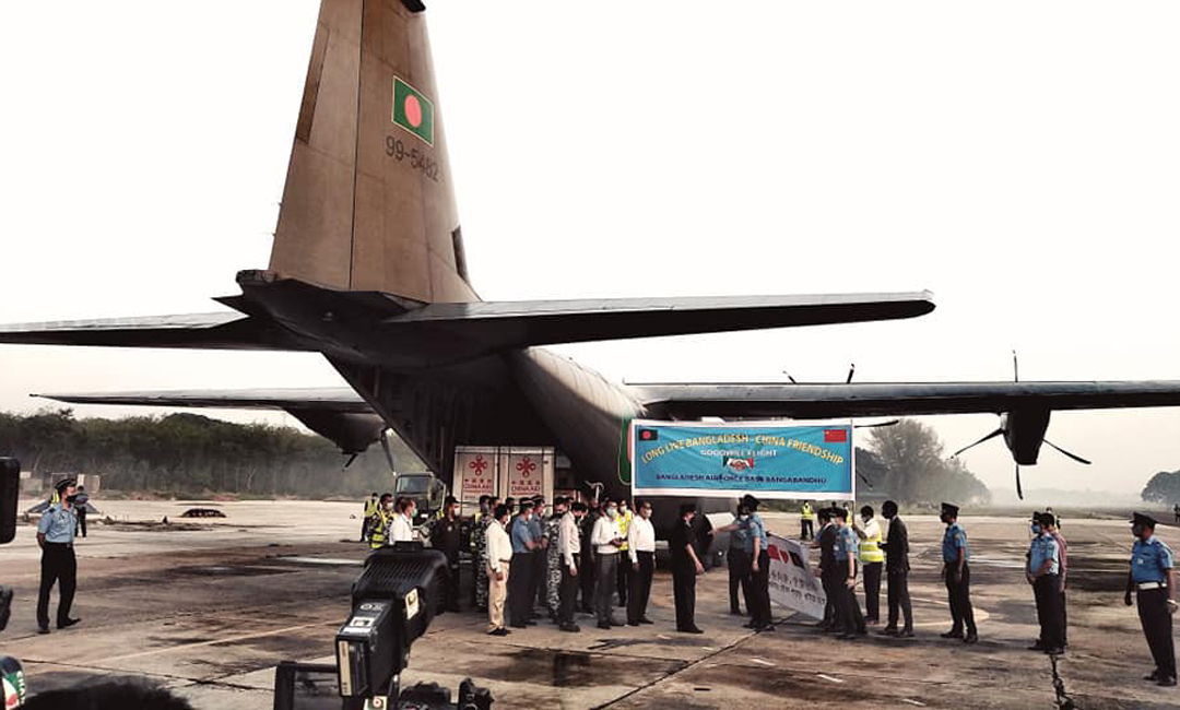 চীনের উপহারের ৫ লাখ টিকা ঢাকায়