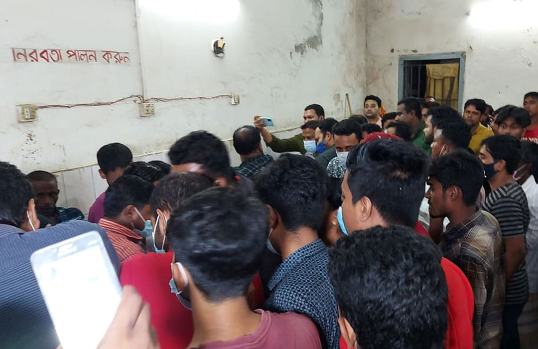 আওয়ামী লীগের অন্তঃকোন্দলে দুইজন গুলিবিদ্ধ