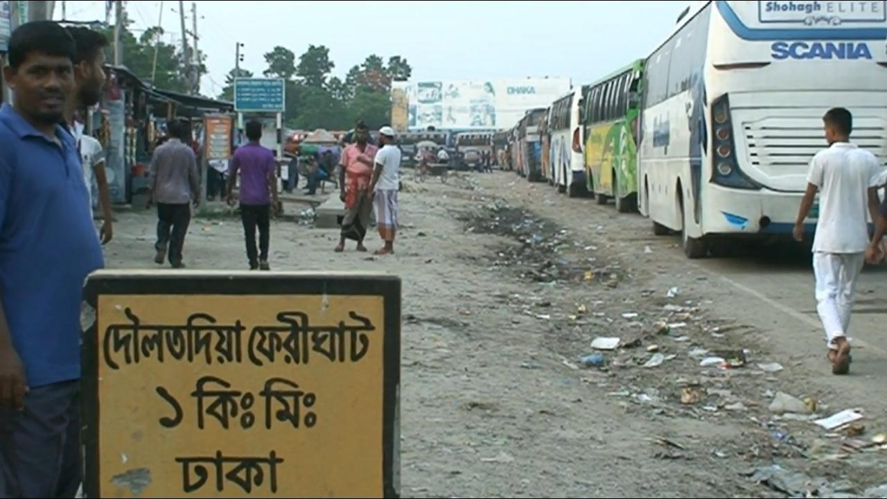 যানবাহনের চাপ বাড়ছে দৌলতদিয়ায়