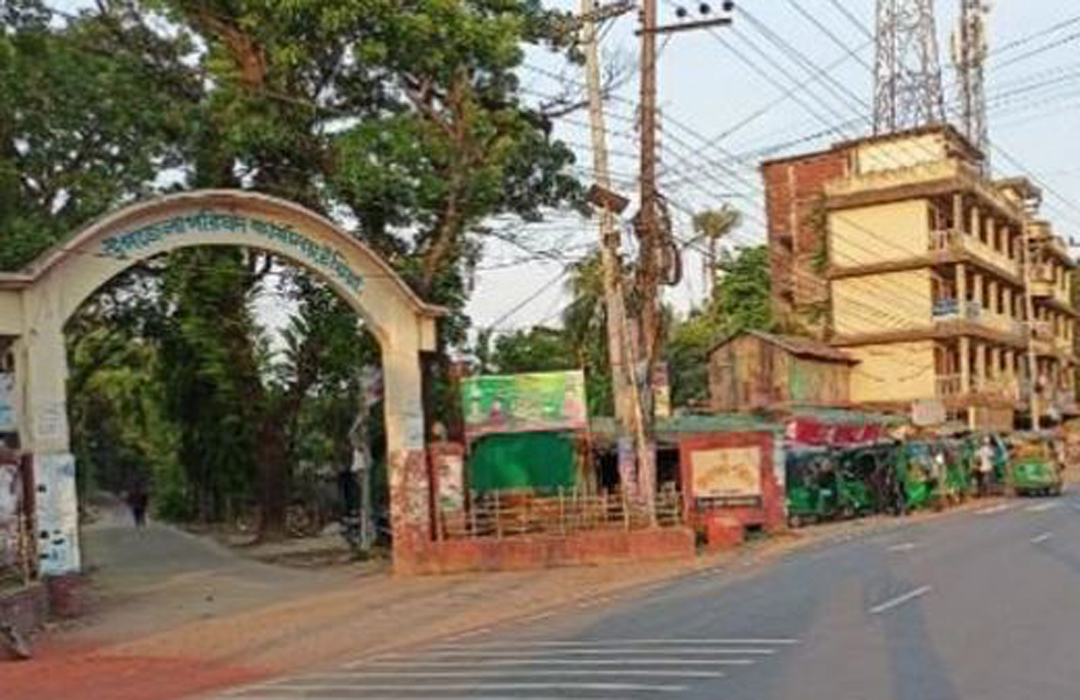 বিধিনিষেধের মেয়াদ বাড়ল উখিয়ায়