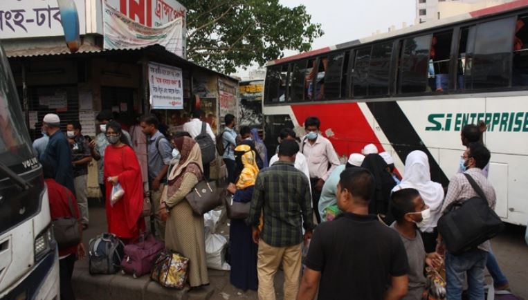 তিন দিনে ঢাকা ছেড়েছে ২৬ লাখ মানুষ