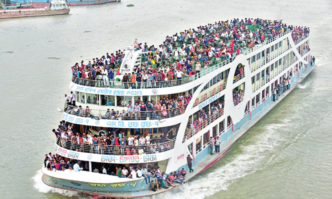 ঢাকায় ফিরতে ভোলায় লঞ্চে উপচেপড়া ভিড়