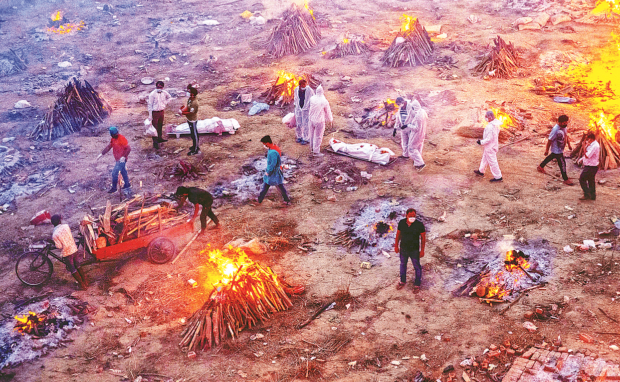 দিল্লিতে জ্বলছে গণচিতা, কাঠের সংকট