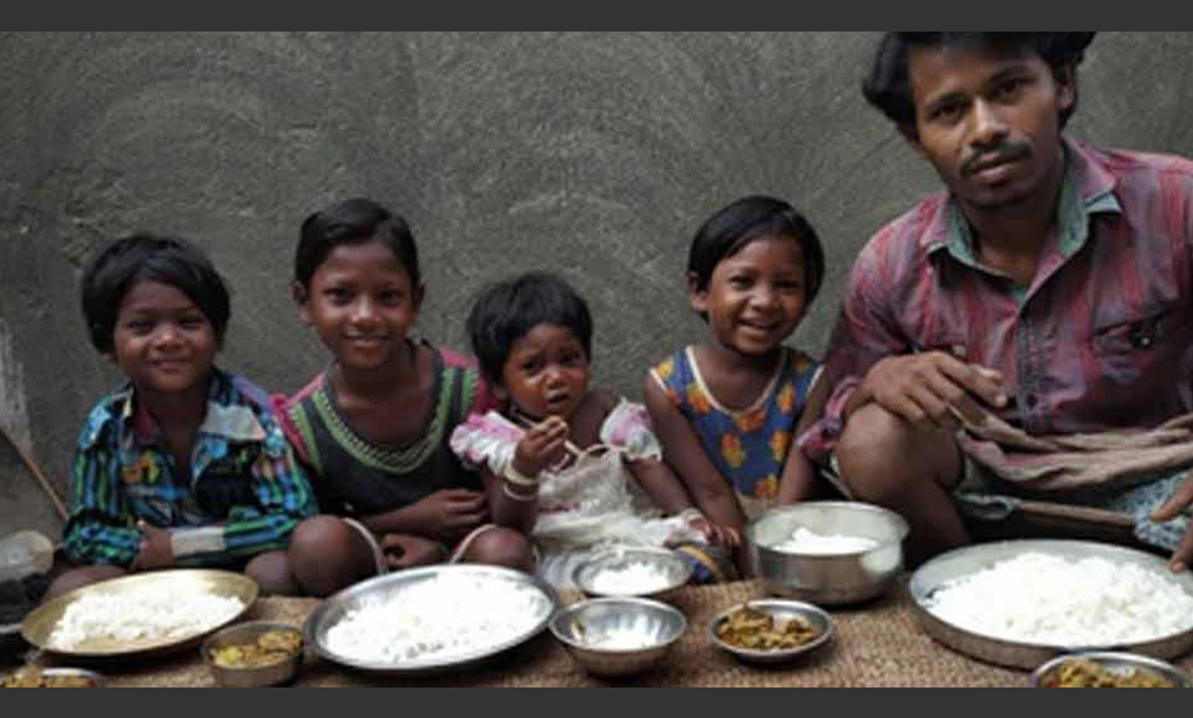 চাকরি হারিয়ে দিনমজুর আইজ্যাক এখন জনপ্রিয় ইউটিউবার