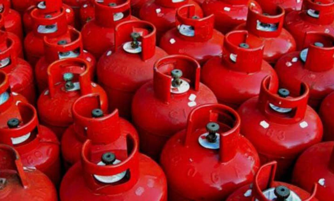 এলপিজির সরকারি দাম মানছেন না ব্যবসায়ীরা