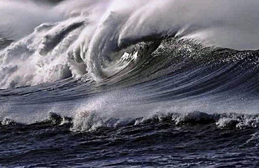 ঘূর্ণিঝড় ও পূর্ণিমার মিলনে ২০ ফুট উঁচু জলোচ্ছ্বাসের শঙ্কা