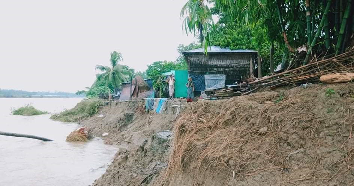 বিলীন হওয়ার পথে মাতামুহুরীপাড়ের ২০ গ্রাম