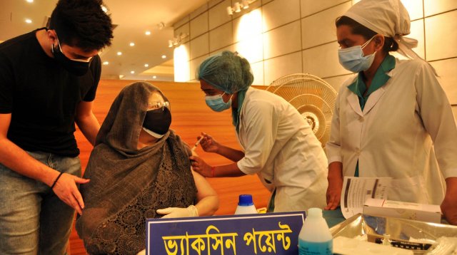 টিকা নিয়েছেন ২ কোটি ৩৭ লাখ, নিবন্ধন ৩ কোটি ৫৭ লাখ