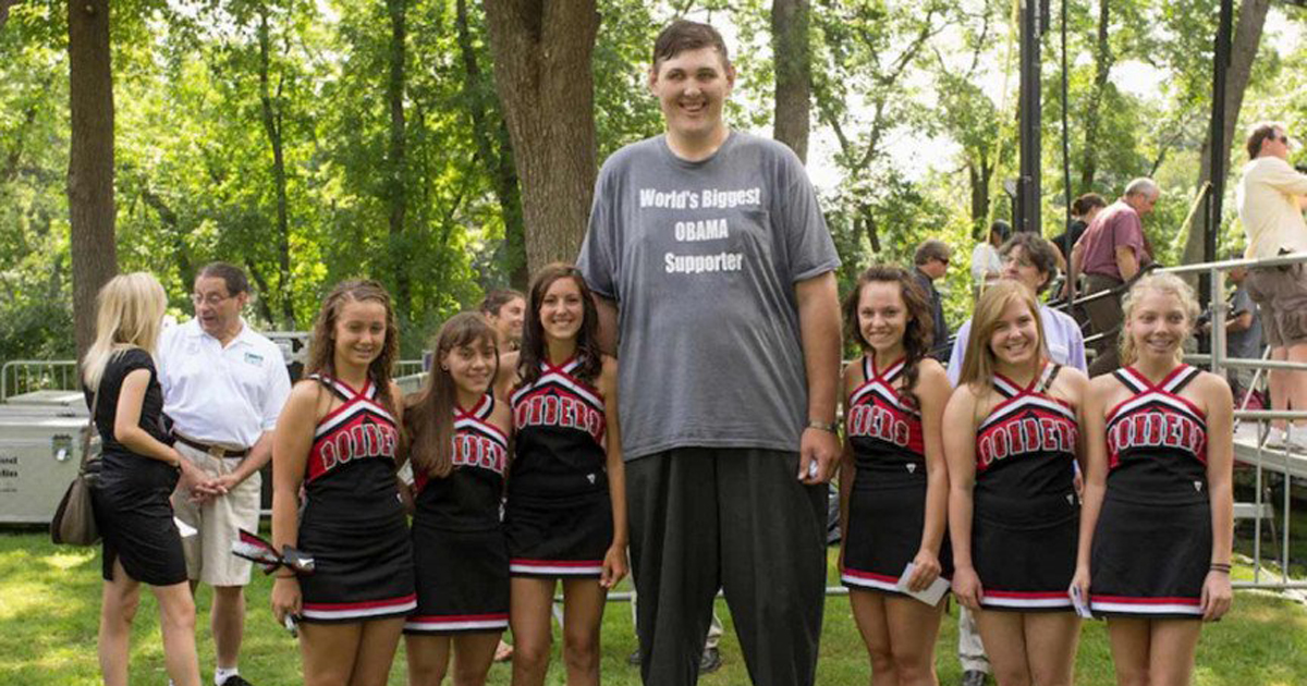 যুক্তরাষ্ট্রের সবচেয়ে দীর্ঘদেহী ব্যক্তির মৃত্যু