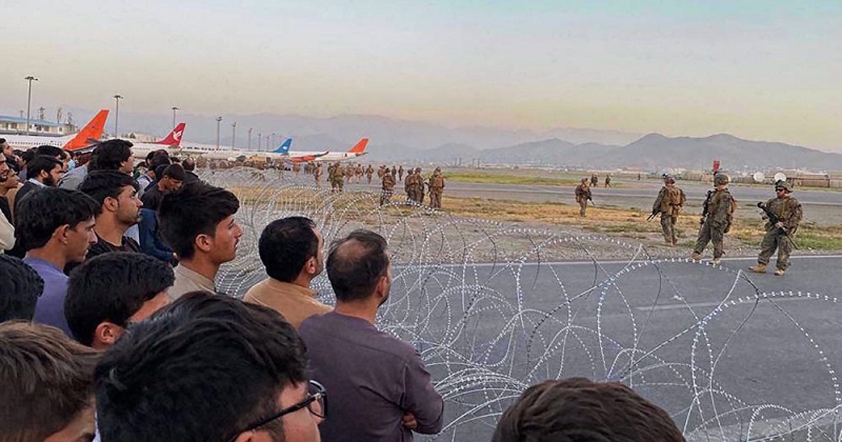 বিদেশগামী আফগানদের থেকে চাঁদা নিচ্ছেন মার্কিন সেনারা