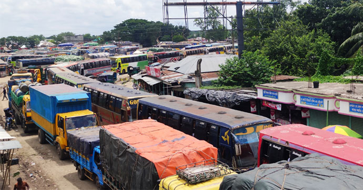 পদ্মায় তীব্র স্রোত, দৌলতদিয়া ঘাটে যানবাহনের চাপ