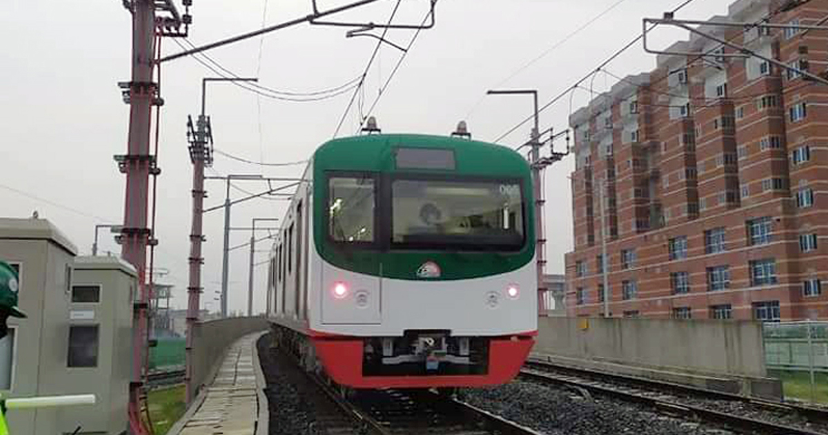 উত্তরা ও মিরপুরবাসী দেখল স্বপ্নের মেট্রোরেল