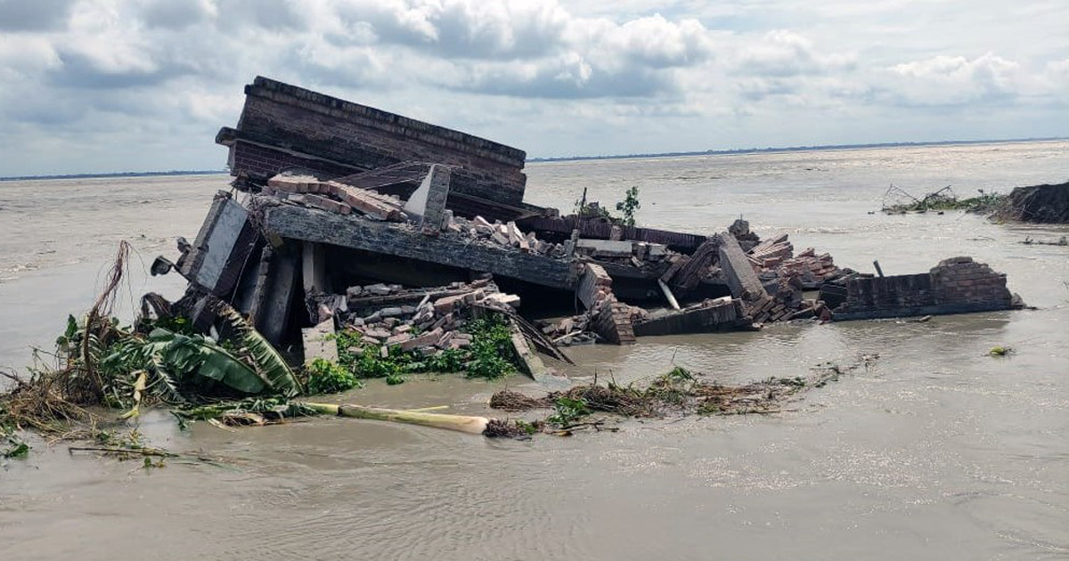 বিদ্যালয়ের পর এবার পদ্মার পেটে ইউনিয়ন স্বাস্থ্যকেন্দ্র