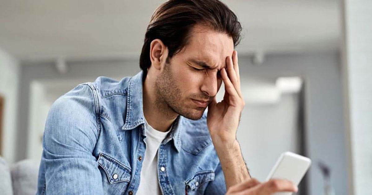 স্মার্টফোন অতিরিক্ত ব্যবহার করলে যে ৫ ক্ষতি হয়