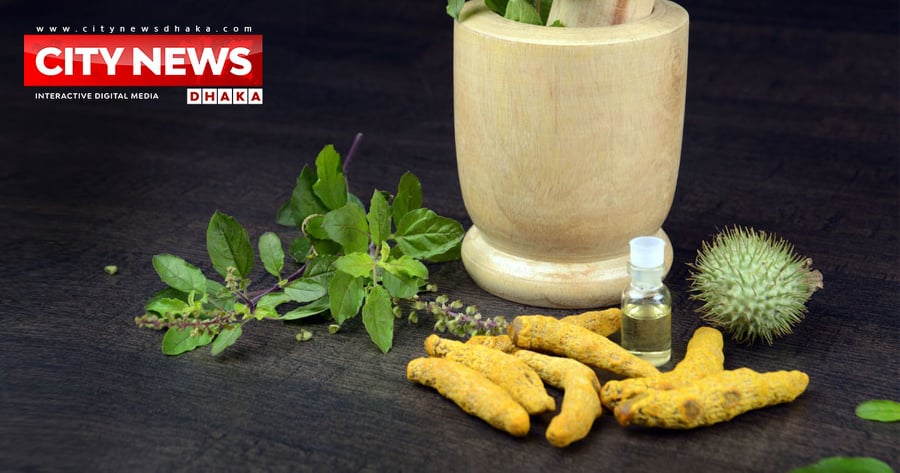 হলুদ ও তুলসী পাতা একসঙ্গে খাবেন যে কারণে