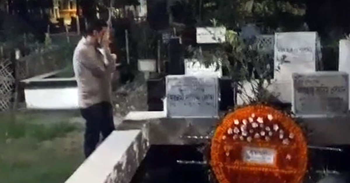 গভীর রাতে কবরস্থানে নীরবে কাঁদলেন শামীম ওসমান