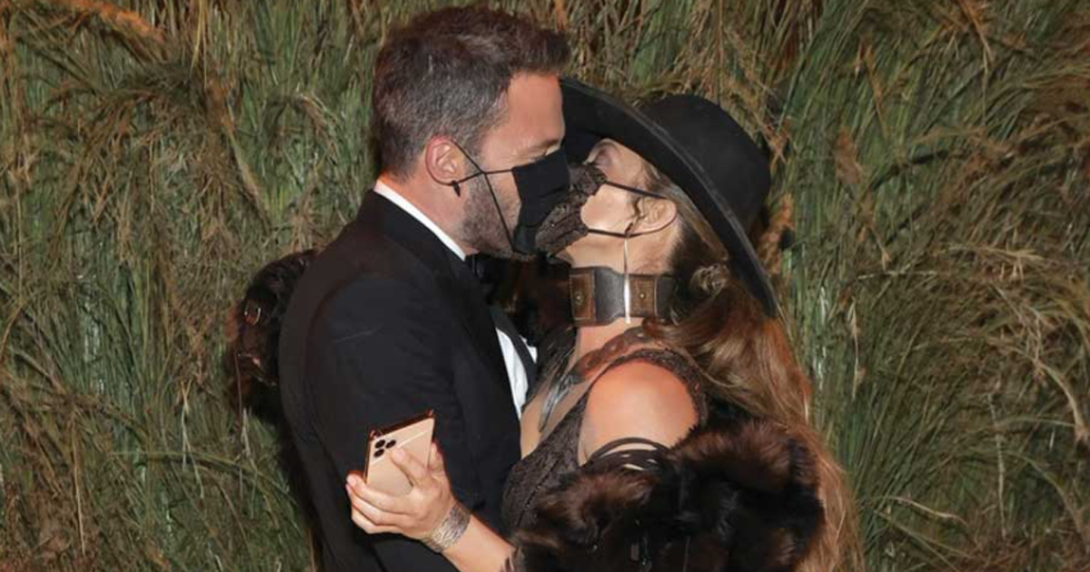 জেনিফার লোপেজ ও বেন অ্যাফলেকের মাস্ক পরা চুমু ভাইরাল