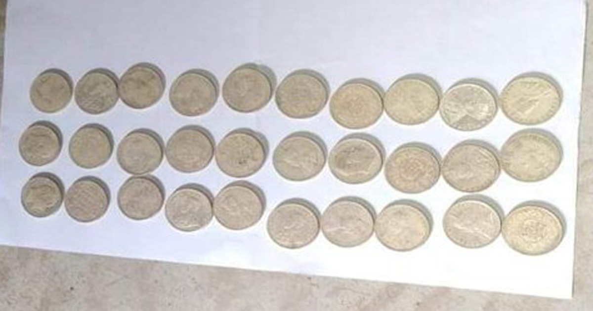 বাড়ির উঠানে মিললো গুপ্তধন!