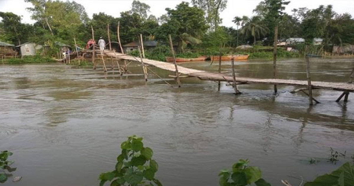 আনন্দনগরে নেই আনন্দ, বাঁশের সাঁকোতে দুর্ভোগ চরমে
