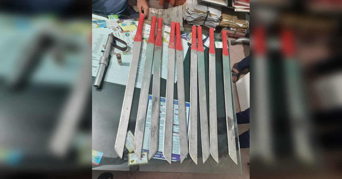 নোয়াখালীর বেগমগঞ্জে অস্ত্র ও গুলিসহ সন্ত্রাসী গ্রেফতার