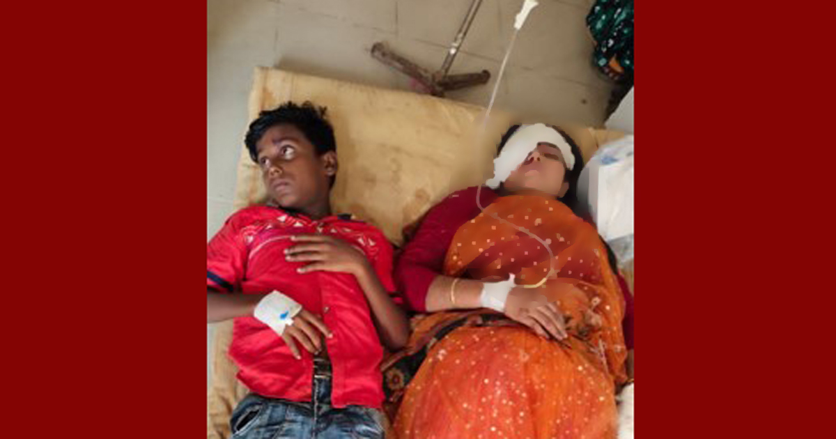 নোয়াখালীতে মাইক্রোবাস নিয়ন্ত্রণ হারিয়ে নিহত ১, আহত ১৫