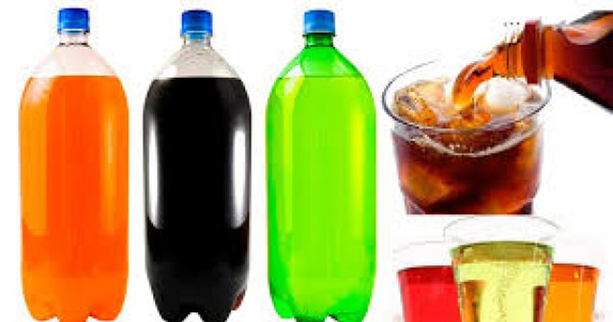 ১০ মিনিটে ১.৫ লিটার কোমল পানীয় পানে প্রাণ গেল তরুণের