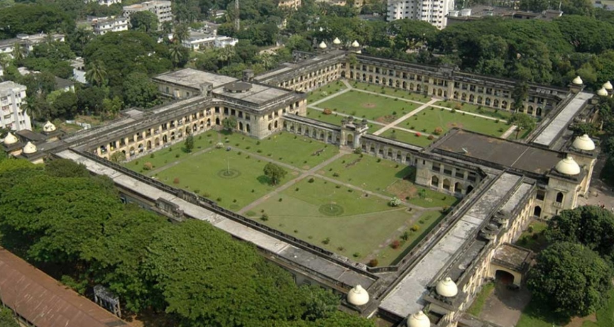 ঢাবির এসএম হলে ফাটল