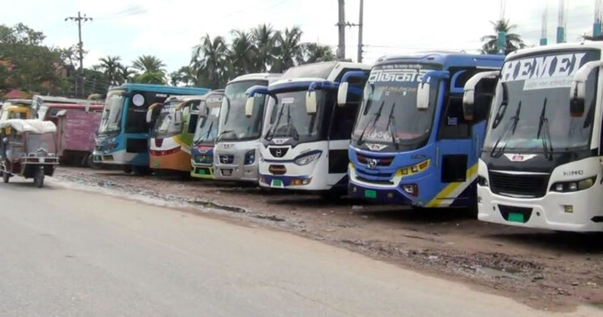 ঘোষণা ছাড়াই নাটোরে বাস চলাচল বন্ধ
