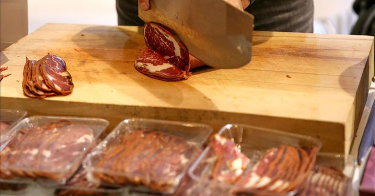 বেলজিয়ামে পশু জবাইয়ে নিষেধাজ্ঞার প্রতিবাদে আদালতে যাচ্ছেন মুসলিমরা