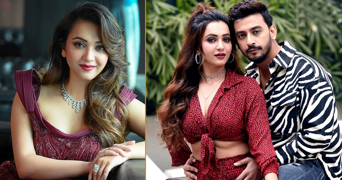 কৌশানিকে দুটি সালোয়ার দিয়েছে প্রেমিক