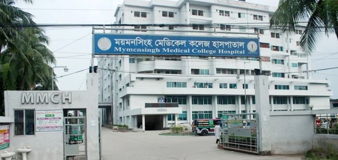 রাস্তা থেকে গলাকাটা ব্যক্তিকে উদ্ধার করল পুলিশ