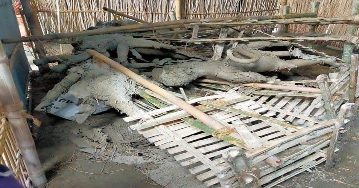 গাইবান্ধায় দুর্গাপূজার প্রতিমা ভেঙে দিলো অজ্ঞাত দুর্বৃত্তরা!