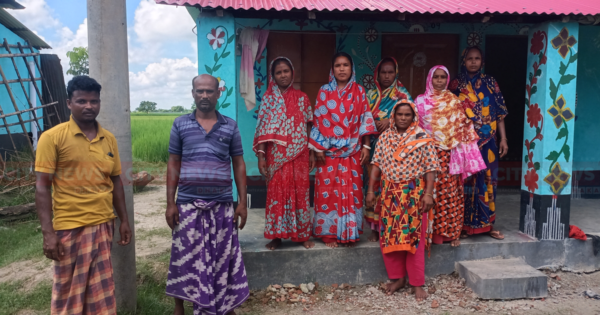 প্রধানমন্ত্রীর উপহারের ঘরে সম্প্রীতির বন্ধন