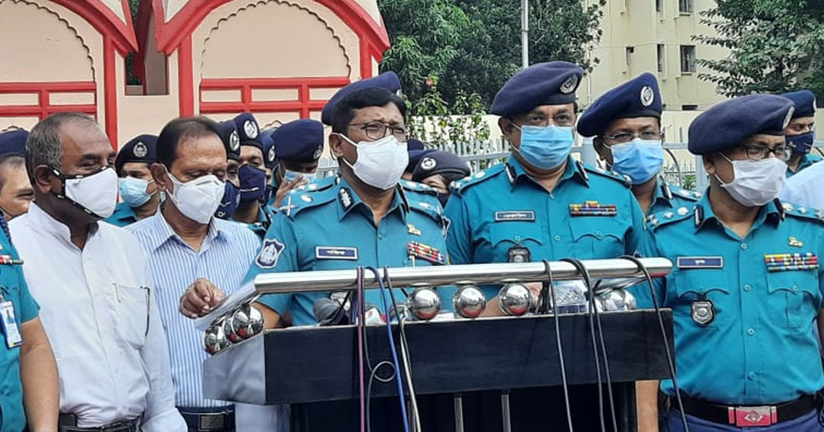 নিরাপত্তার চাদরে ঢেকে দেওয়া হয়েছে সব পূজামণ্ডপ : ডিএমপি কমিশনার